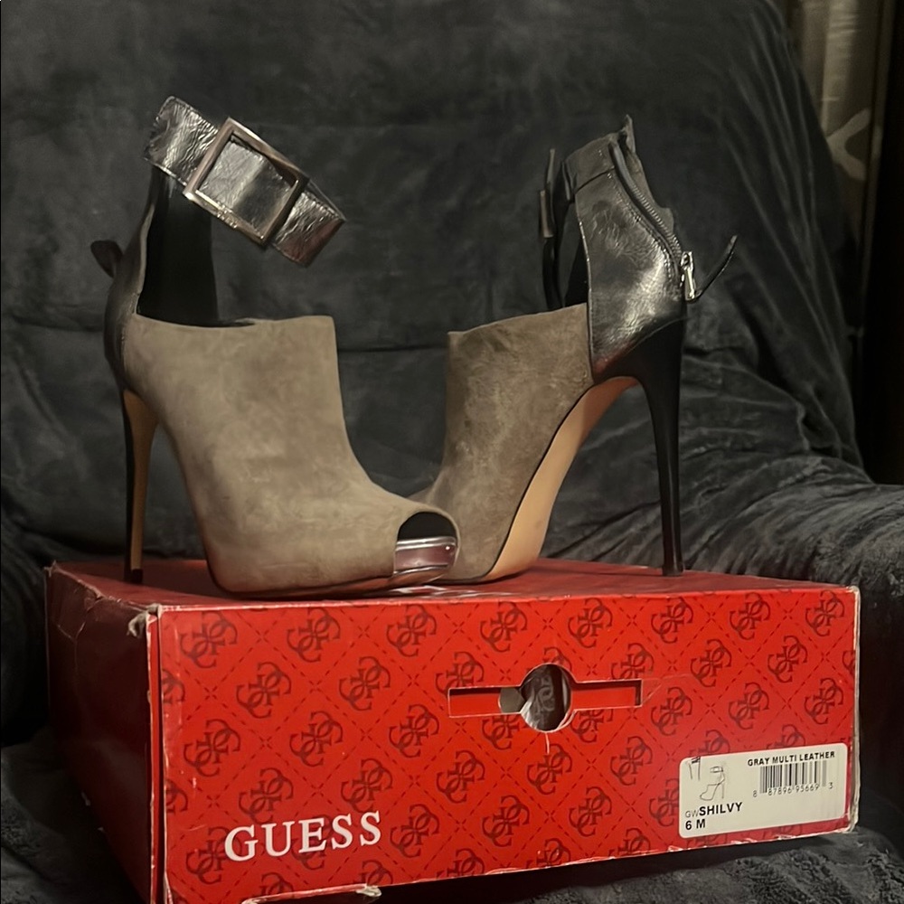 Guess Women's Gray and Silver Heels
